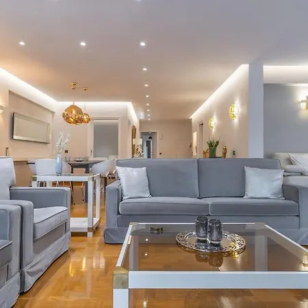 The Hostmaster Luminous Elite Estate Apartment