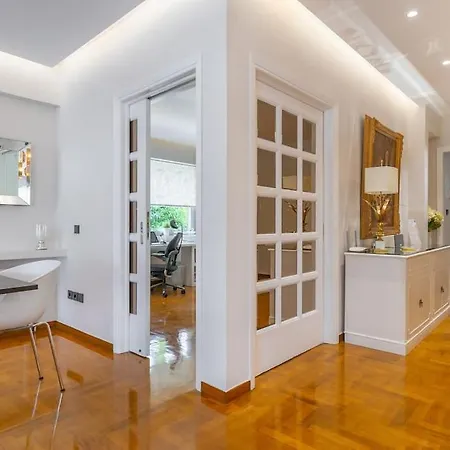 The Hostmaster Luminous Elite Estate Apartment Athens