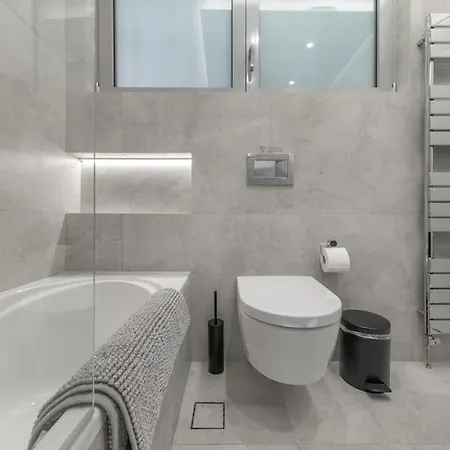 The Hostmaster Luminous Elite Estate Apartment