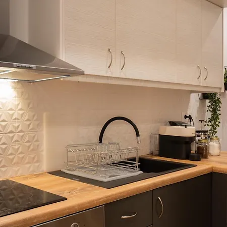 Elegant Retreat At Foot Of Lycabettus Hill *