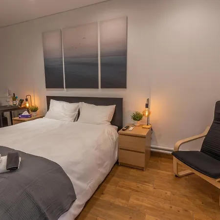 Elegant Retreat At Foot Of Lycabettus Hill *