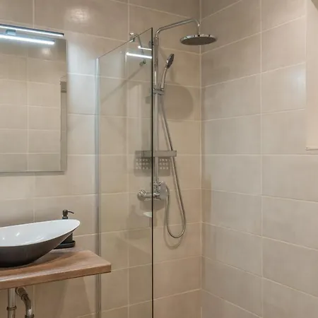 Elegant Retreat At Foot Of Lycabettus Hill Apartment Athens