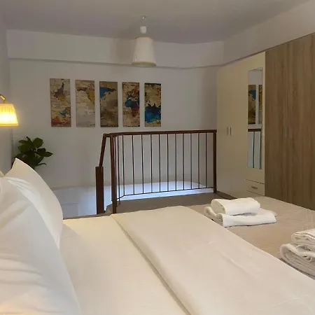 Cozy Maisonette Next To Plaka