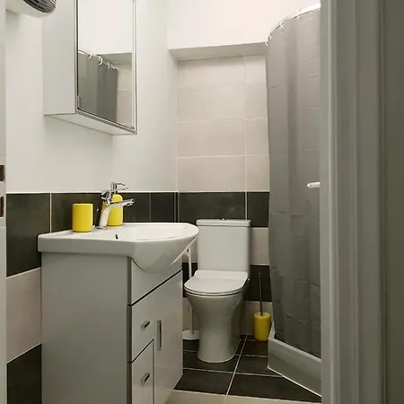 Apartment Studio, Exarcheia