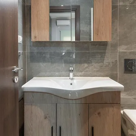 Cosy 2br Next To Bars & Restaurants