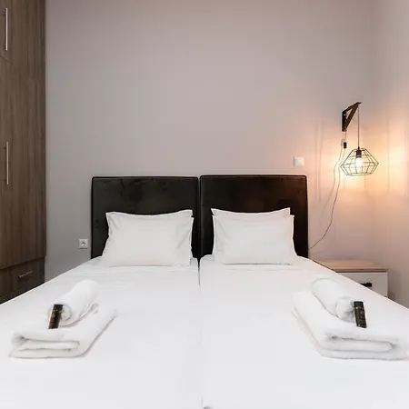 Cosy 2br Next To Bars & Restaurants Athens