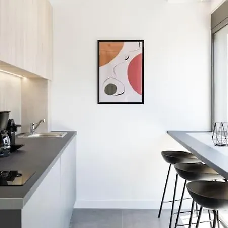 Academy Elegant #401 / Stunning Terrace *