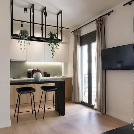 Apartment Academy Elegant #302 *