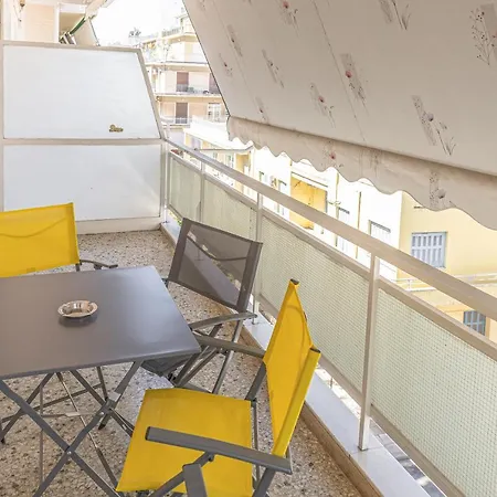 Amazing Near Metro Station! Apartment Athens