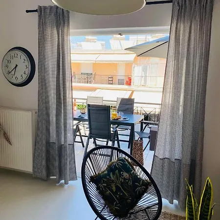 2 Bd Floor Aprt With Acropolis View