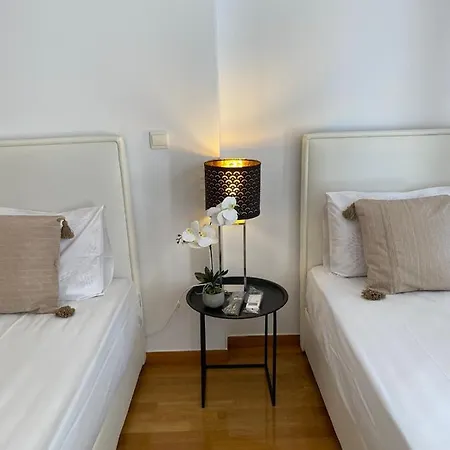 2 Bd Floor Aprt With Acropolis View