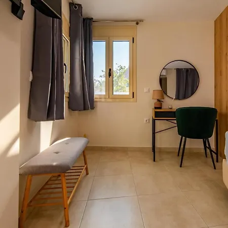 Aphrodite Urban Retreat In Historic Heart