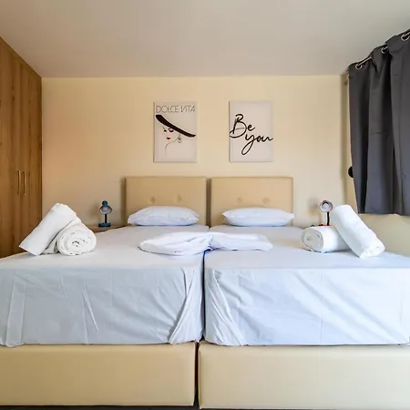 Aphrodite Urban Retreat In Historic Heart Apartment Athens