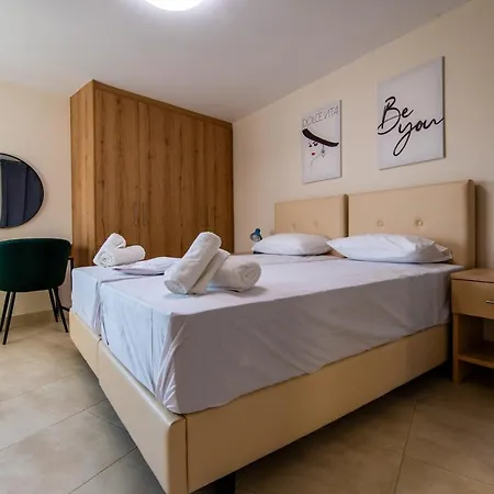 Aphrodite Urban Retreat In Historic Heart