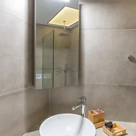 Trendy 2 Bedroom 5min To Metro Διαμέρισμα *