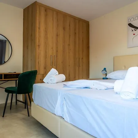 Aphrodite Urban Retreat In Historic Heart Apartment *