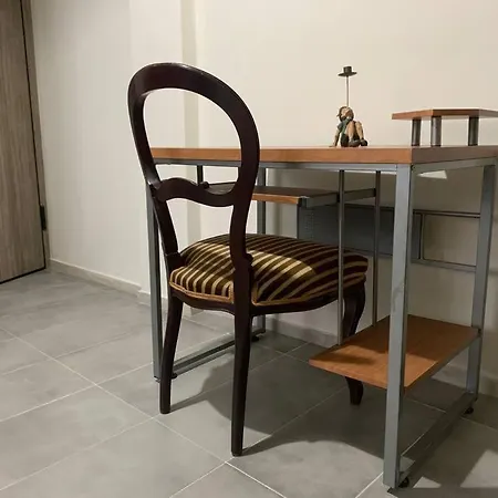 Near Metro Keramikos- Airport Apartment Athens