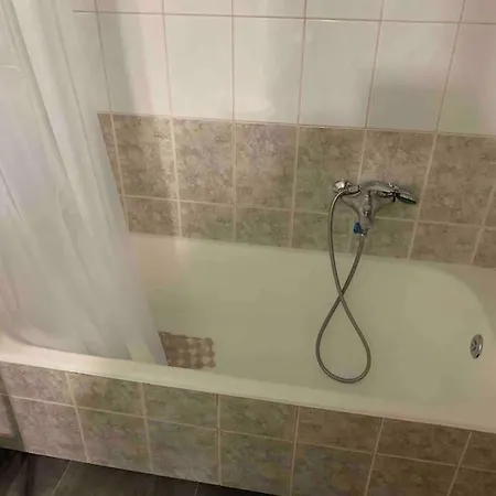Apartment Near Metro Keramikos- Airport Athens