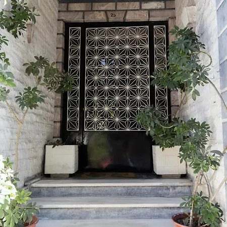 Acropolis Oasis Modern 2 Bdrm Steps Away From History * Athens