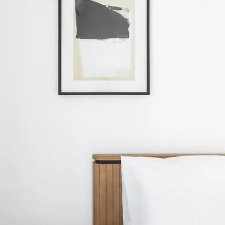 Elliot Neapoli, Apartment Athens