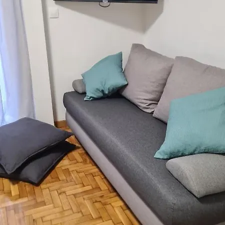 Dunant Apartment