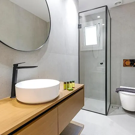 Phaedrus Living: Luxury Flat Panormou