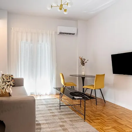 Apartment Phaedrus Living: Luxury Flat Panormou *
