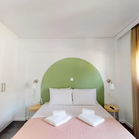 Onezerotwo By Zoia Living Aparthotel