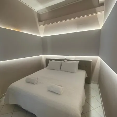 Comfortable Near To Metro Apartment Athens