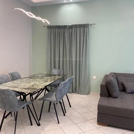 Comfortable Near To Metro Apartment