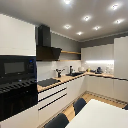 Comfortable Near To Metro Apartment Athens