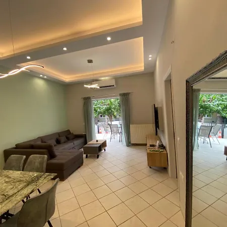 Comfortable Near To Metro Apartment