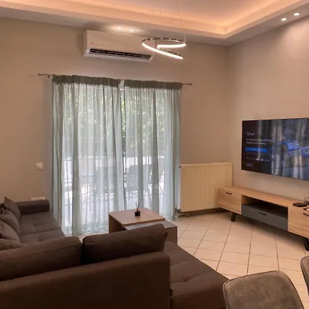 Comfortable Near To Metro Athens