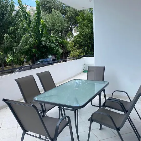 Comfortable Near To Metro Athens