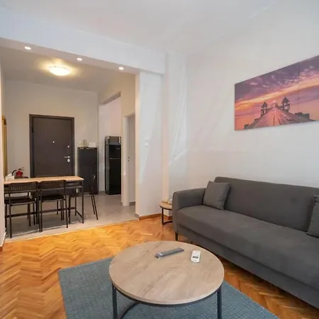 2 Bedroom Close To Acropolis Athens