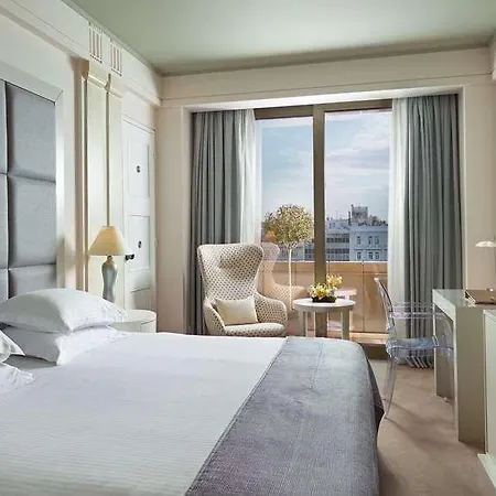 Njv Plaza Hotel 5*