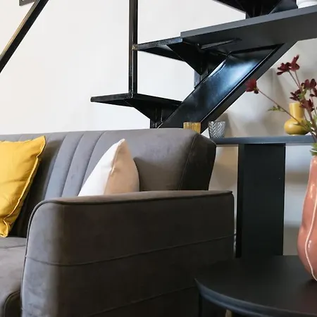 Academy Elegant Penthouse Loft / Stunning Terrace Apartment *
