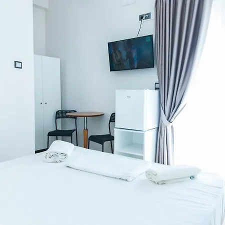 Inn Silver Double With Balcony Athens