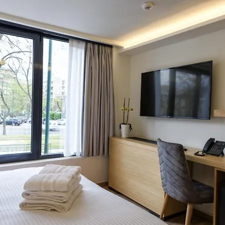 Urban Frame Acropolis Hotel