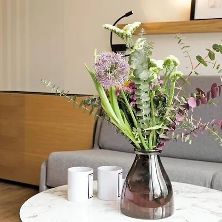 Urban Frame Acropolis 3*