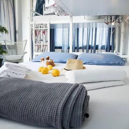 Let Me Take My Bunk Bed * Atene