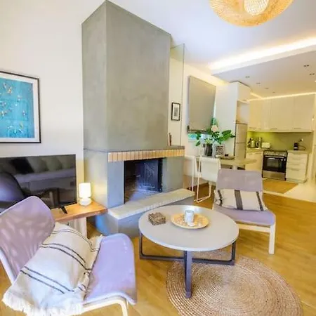 Seaside 2 Bedroom Boho Minimal 80m Beachfront *