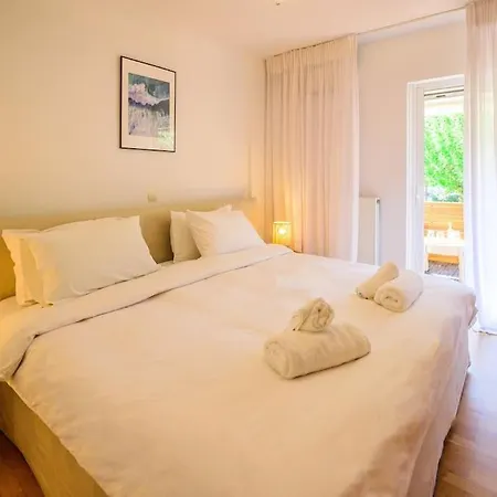 Seaside 2 Bedroom Boho Minimal 80m Beachfront Apartment