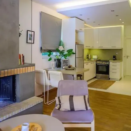 Apartment Seaside 2 Bedroom Boho Minimal 80m Beachfront *