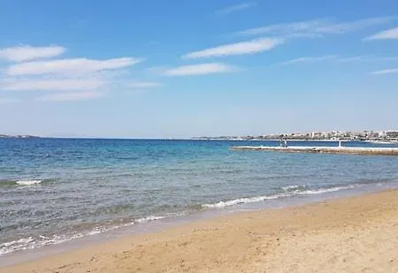 Seaside 2 Bedroom Boho Minimal 80m Beachfront Apartment *