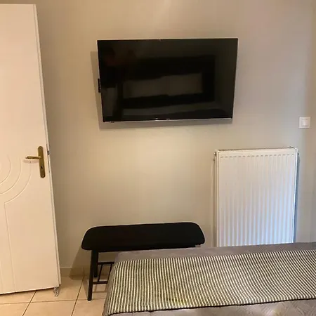 Elegant Escapes 2 Apartment *
