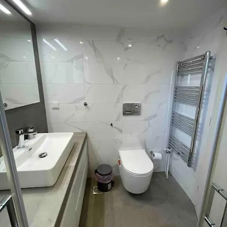 Fully Renovated Apt At N. Kosmos Apartment Athens