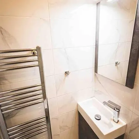 Fully Renovated Apt At N. Kosmos *