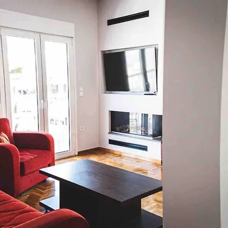 Apartment Fully Renovated Apt At N. Kosmos *