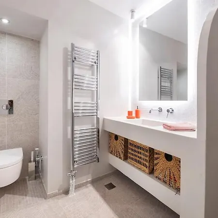Luxury With Garden, Us Embassy Apartment